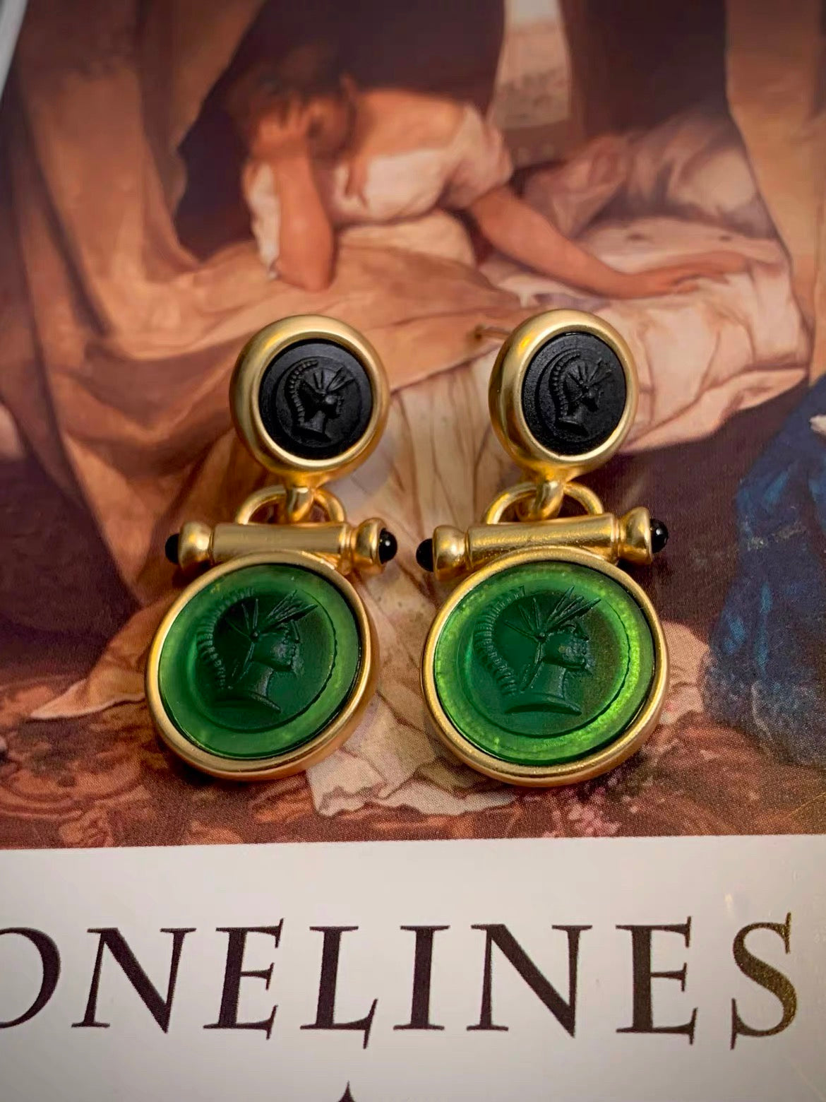 Hand-Carved Vintage Earrings – Retro Green & Black Cameo Dangle Design