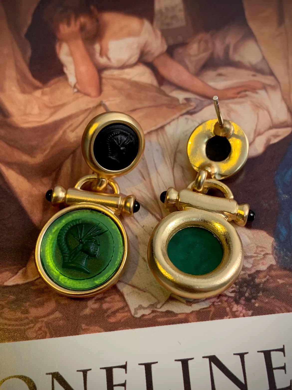 Hand-Carved Vintage Earrings – Retro Green & Black Cameo Dangle Design