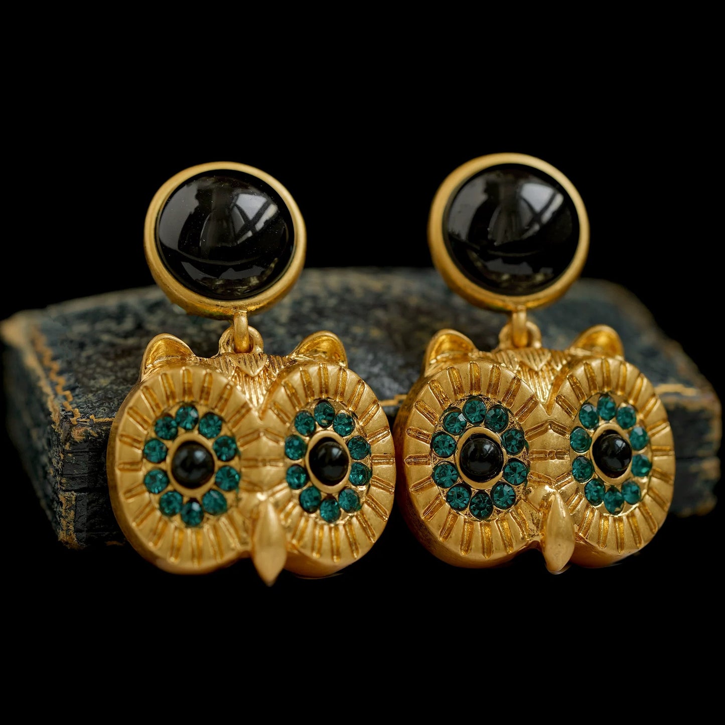 Vintage Owl Head Earrings – Retro Black & Emerald Green Crystal Statement Jewelry