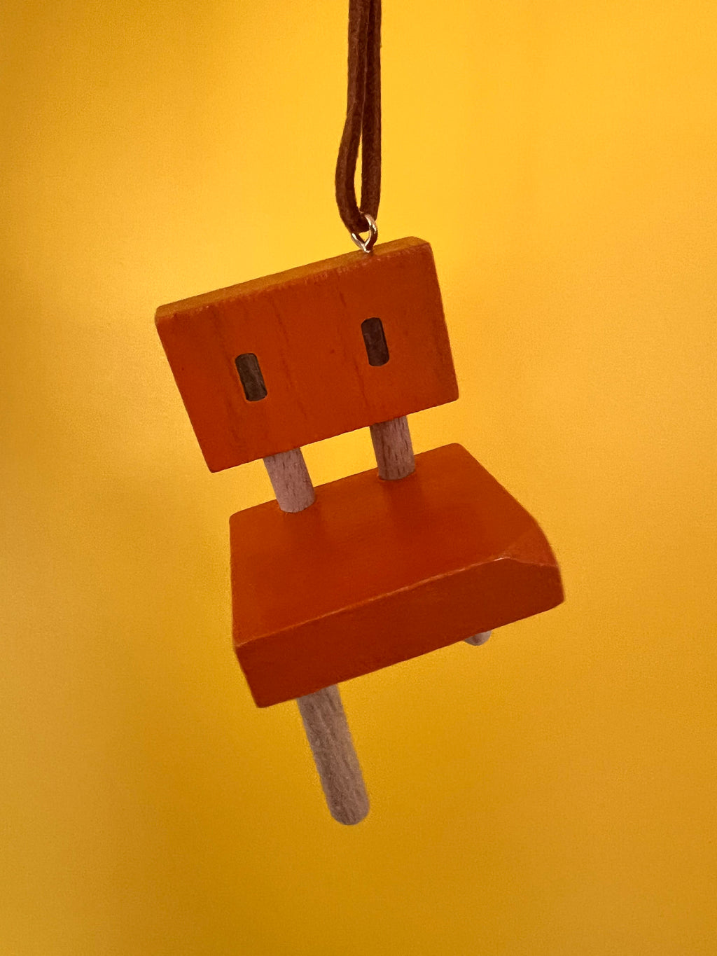 Handmade Three-Legged Wooden Chair Car Charm – Quirky Mini Chair Pendant for Rearview Mirror, Unique Gift